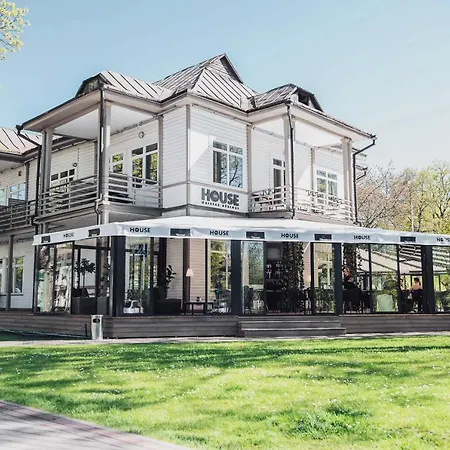 The House بيت ضيافة دروسكينينكاي