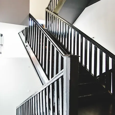 The House دروسكينينكاي